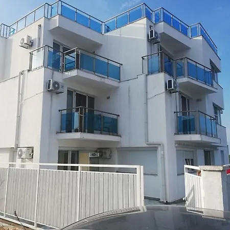 Like House Tarfa Pensiune Lozeneț